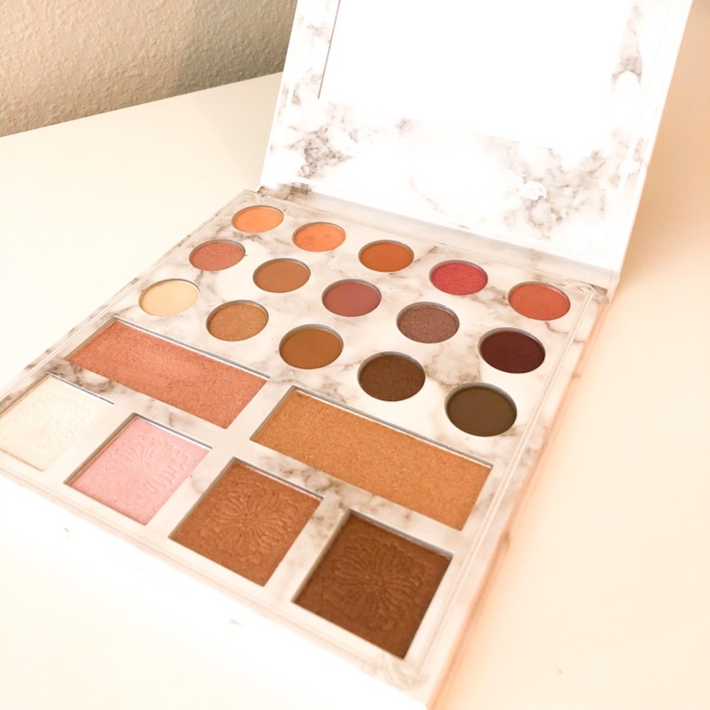 bh Cosmetics x Carli Bybel Deluxe Edition Palette